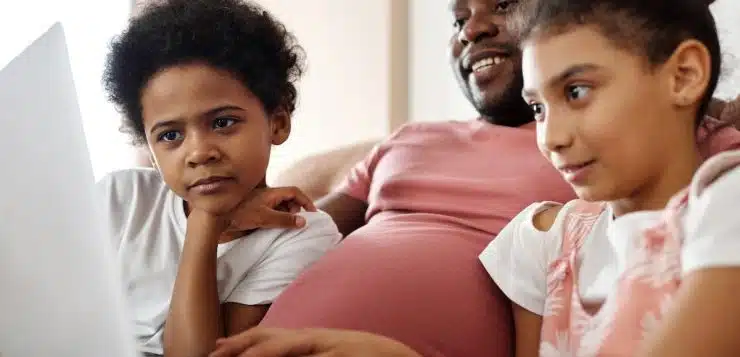 Gérer les écrans et la technologie en famille : les meilleures astuces à connaître