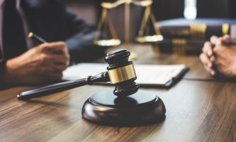 Defis et pièges à éviter pour un jeune avocat libéral